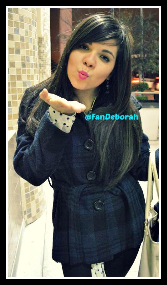 FanDeborah's tweet photo. #DebyBeso 😘🙈✌💛💙 , Guapísima , te quiero ♥ @DeborahLongoria http://t.co/gEcn6Mc1mS
