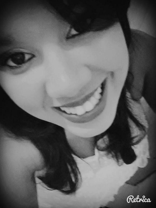 PretaLimaa's tweet photo. O que me resta?
Sorrir apenas!! http://t.co/AnDiRGlCcM