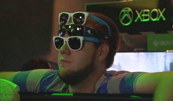 YellingMadman's tweet photo. We all know who the real MVP is @LEGIQN @MLG http://t.co/mzc5d2ln2J