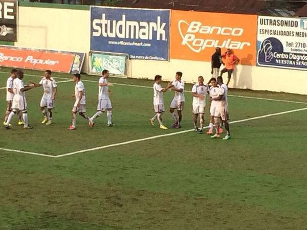 RadioMonumental's tweet photo. GOOOOL del #Saprissa. Gol de Golobio al 46'. Ganan 0-1 a #LimónFC. #DM35 http://t.co/bpeA2yuzwU