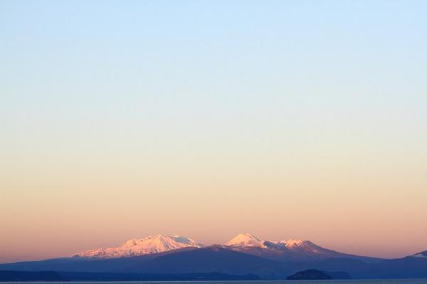 LulaSammy's tweet photo. Instagraming moment 🙌
 “@MountRuapehu: Beautiful sunrise this morning. How's the view outside your window? http://t.co/PNnoxTGLds”