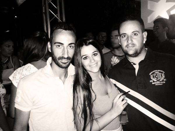 Negribetis's tweet photo. Con @Fn91Inmaculada y @carlos_RF21 hablando de meteorológia ;-))) http://t.co/8WVa53z4Vm