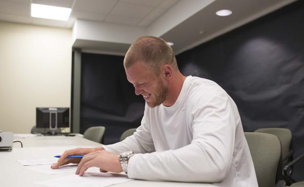 Vikings's tweet image. .@KyleRudolph82 making it official!