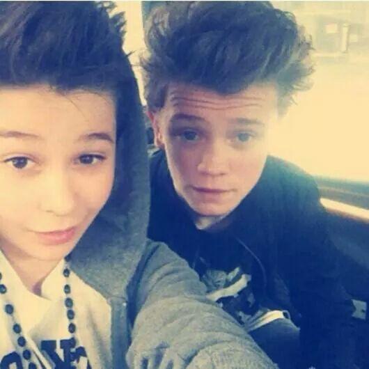 NPattetson's tweet photo. Love bars and melondy so much anyone know there snapchat name do anything for them i am a huge fan http://t.co/bJGnPkSgTq