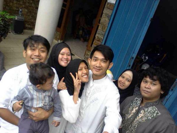 mei_indrian's tweet photo. Minal aidzin wal faidzin http://t.co/ICiNOLykcs