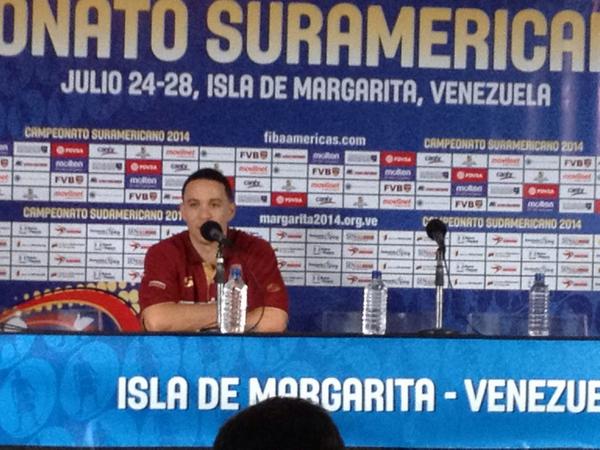 basketvinotinto's tweet photo. "Lo importante era ganarlo para seguir soñando de hacer historia", Heissler Guillent. http://t.co/LIGoE2BOUZ