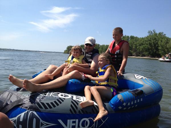 RobbieTheWolf's tweet photo. Fun with family and friends at the lake! http://t.co/yMSqzsmgAX