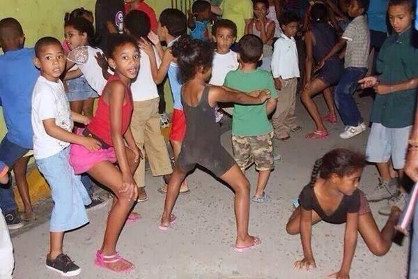 impulsionar's tweet photo. Tomorrowland no brasil vai ser tipo http://t.co/5MRke3KOVa
