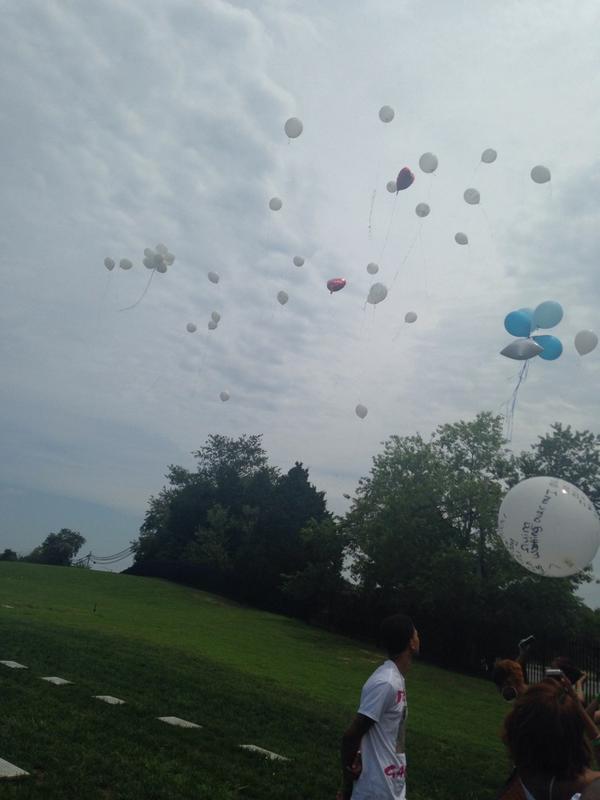 YouTwatchPegie's tweet photo. Never thought this day would come one year with no you but I held myself and everything together 🚙👼💙 #LLLT #TRE65 http://t.co/Vv4dttL0Er