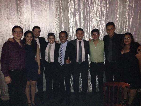 PabloQuinones's tweet photo. Amigos entrañables gracias @fersolis @rulocn @MeliGebhardt @marconuan @MarioCortazarL @AlexisRuubio http://t.co/Ig7sPzd82B