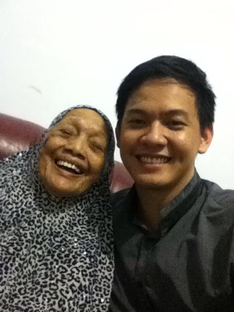 Ini dia nenekku (dari bapak) yg sdh berumur 100 tahun :)