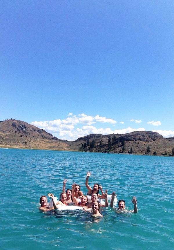 TarrahHarvey's tweet photo. Another great weekend in Osoyoos! Feeling very grateful to call this bunch family 😊 http://t.co/PkCxOzP1WR
