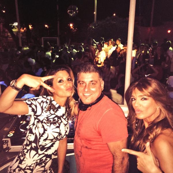 jorgeblanco76's tweet photo. Gran éxito de @Nagore_Robles y @RaquelBollo en su bolo de ALMAGRO seguimos cerrando fechas,no te quedes sin la tuya. http://t.co/FB3QJLlsJh