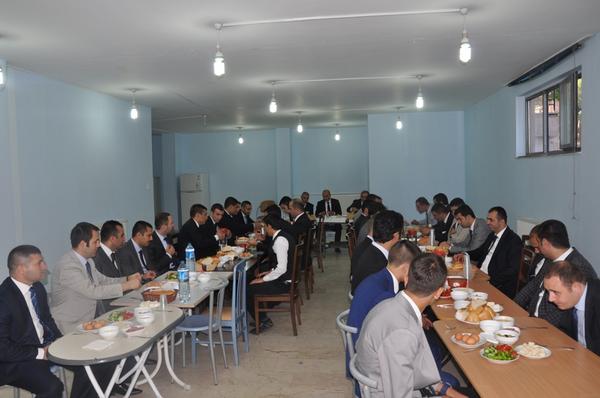 Başbuğumuz'u Ziyaretimiz Sonrasında Geleneksel Bayram Kahvaltımızı Yaptık 
" ÜlkücüHareket HayırlıBayramlarDiler "