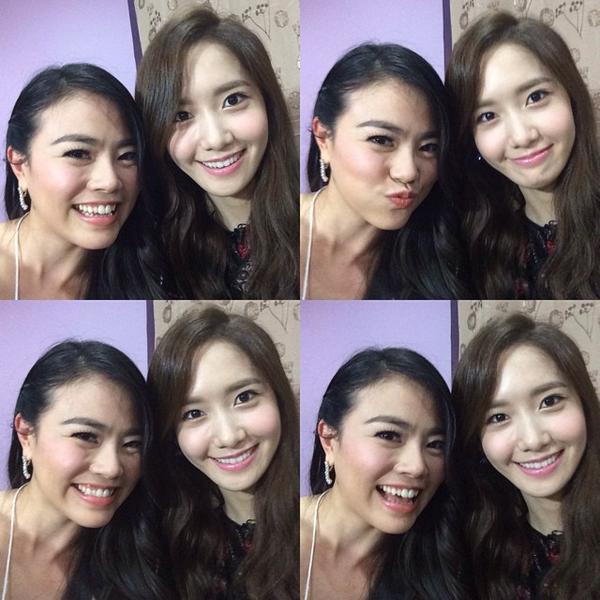 SONE_kpopers1's tweet photo. Yoona selca with the MC :) http://t.co/kMFUrTNyrS