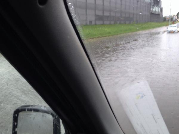 Franck846's tweet photo. #regen #Amsterdam #lekkage #kelder #onderlopen #ACS vochttechniek #0646052286 http://t.co/cGOQVANQCa