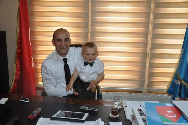 Minik Ülküdaşımız Kürşad Ocak Genel Merkezi'mizde bizimle bayramlaşmaya gelerek çok mutlu etti.