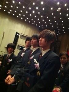 Ryosuke_HSJbot's tweet photo. 갑자기 졸업식이 생각나는건 왜일까나-☆
고등학교때 즐거웠었는데~....공부빼고 말이야（笑） http://t.co/dTRLq2V8tT