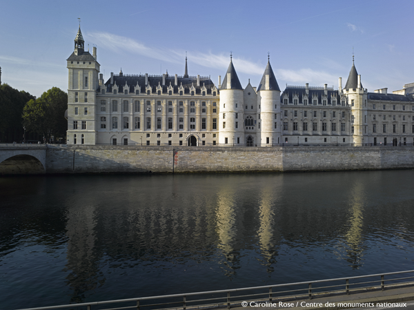 Savez-vous qu'avec le <a href="/parismuseumpass/">PARIS MUSEUM PASS</a> l'accès à la #Conciergerie est gratuit toute l'année ! cc <a href="/Paris/">Paris</a>