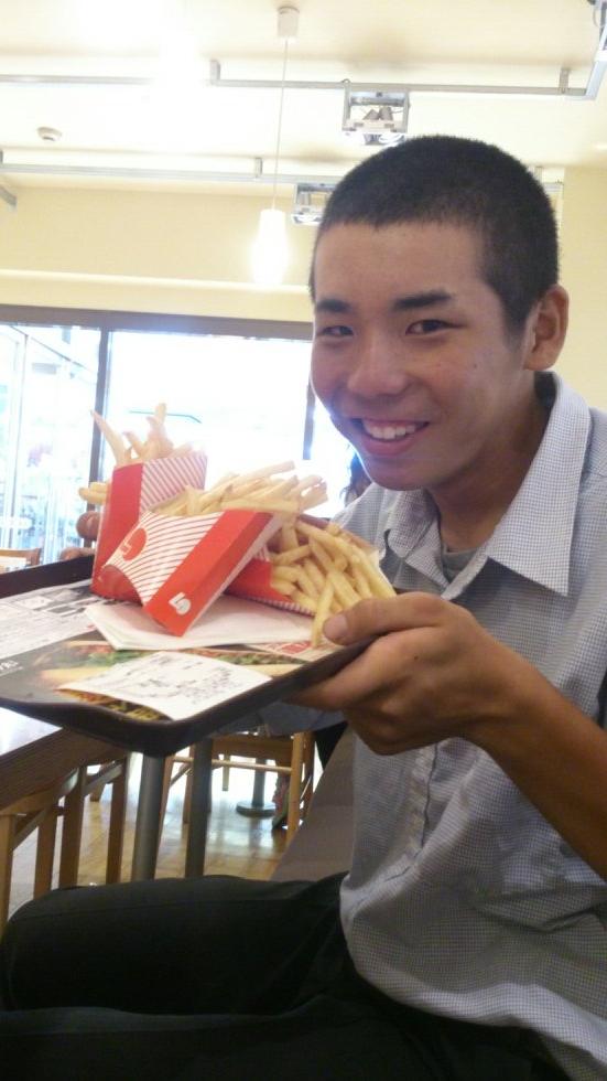 吉村 純哉 匿名希望のｏ ｋくんと油谷陽介くんと ロッテリアのポテト食いあさってる Http T Co Oclfviocxw