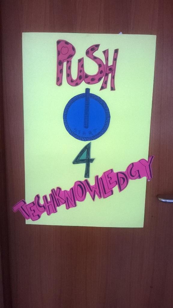 sansanananana's tweet image. Push start for techknowledgy!! Quick and easy door for my #ictclassroom #pypict #ictintegration