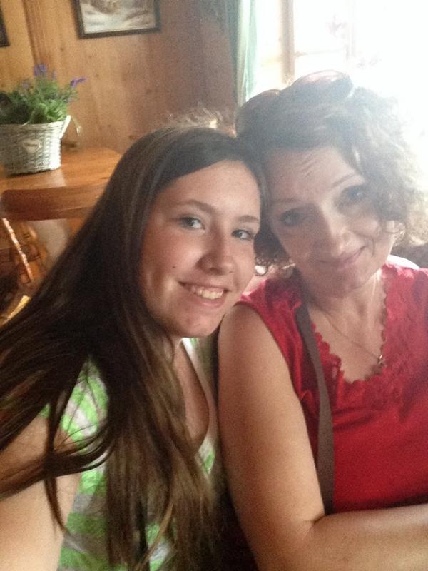 ElisabethRtr's tweet photo. Im on our awesome Trip around Germany with my hostfamily! I love both my families so much! http://t.co/ZUYLIccE9r