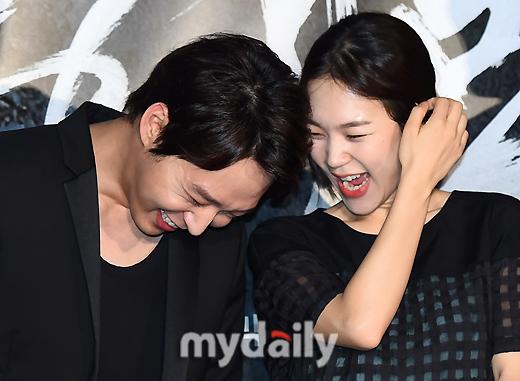 BtoCHzSIcAAYflz.jpg:large