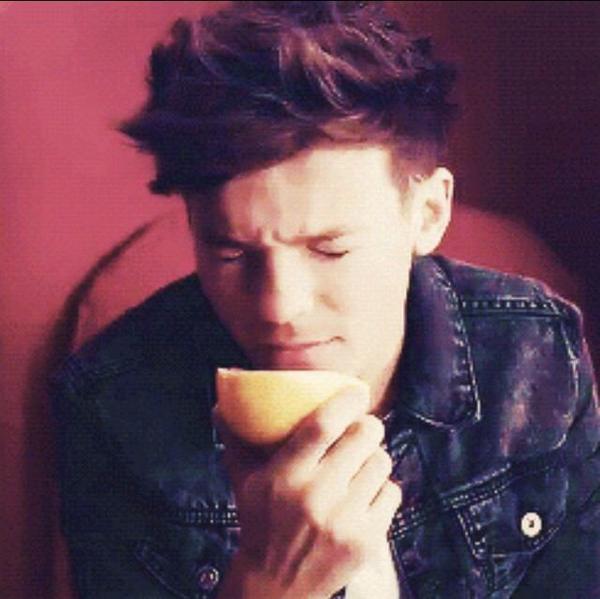 1d_cancan's tweet photo. LOUISの誕生日までに1224RT目指します♩
Dirのみなさん協力よろしくお願いします💕✨
#BestFandom2014OneDirection
#MTVHosttest One Direction http://t.co/vISM3pDyTf