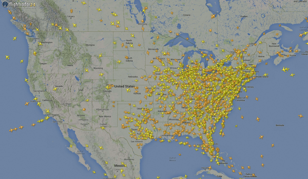 flightradar24's tweet photo. Airspace over USA right now. Half of the country is asleep, other half is awake :-)
http://t.co/x9qeWKG592 http://t.co/DgeF17d75L