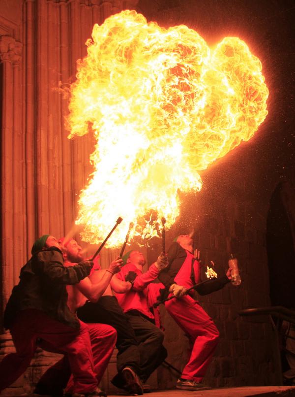 Un multitudinari Correfoc culmina el cap de setmana de Festa a #Blanes. ow.ly/zEA3W  <a href="/jlpouy/">Josep Lluís Pouy</a> <a href="/lara_tll/">Lara Torres Lledó</a>