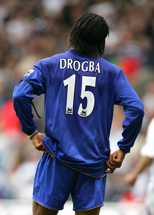 Известные футболисты под номерами. Дрогба 15. Didier Drogba Chelsea 2014.