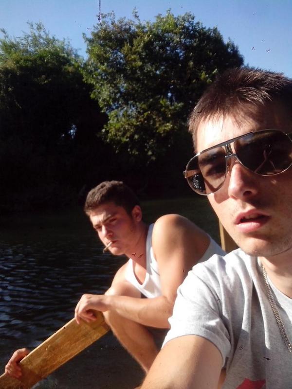 joelolmo11's tweet photo. Felisidadeees burutaa!!! Pasalo bien y yaa aremos otro paseo por el arga jaja http://t.co/wjn4oIWce6