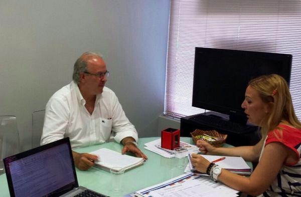 EscuelaREMAX's tweet photo. Consultoría en acción continua #Madrid para #crecimiento #producción #desarrollo #focalización @REMAXpremiumES #FF http://t.co/p5W54T6jK9