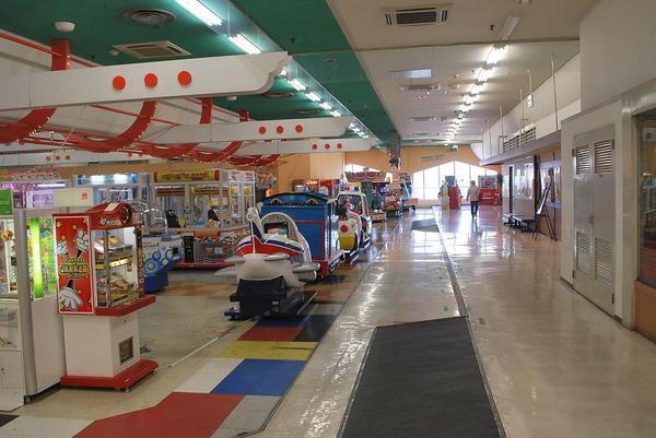 斬剣次郎 うちの地元にある平和堂石山店の5階 かってここがボーリング場であったことを知っている人いるのかな Http T Co Wttqwdry9k 斬剣次郎 うちの地元にある平和堂石山店の5階 かってここがボーリング場であったことを知っている人いるのかな Http T Co Wttqwdry9k