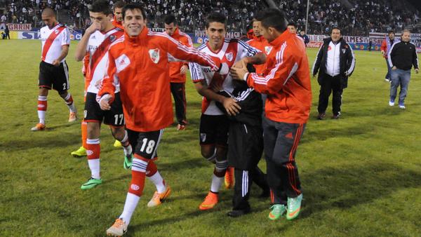 RiverPlate's tweet photo. Mirá las fotos del triunfo frente a Ferro y el pase a Octavos de la Copa Argentina: http://t.co/arIlxPuJsU #River http://t.co/8Kjl8k37Dr