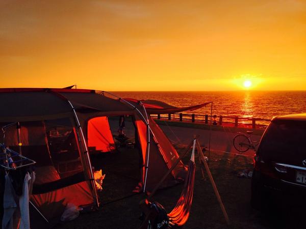 dadada0607's tweet photo. 紫雲寺オートキャンプ場
ここからの夕日は相変わらず綺麗でした。 http://t.co/Zvr1o3qV1q