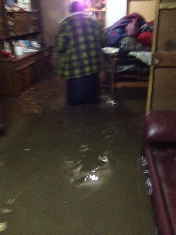 quezaboy55's tweet photo. Sector la obra en coronel bajo las aguas http://t.co/iusG7zrJon