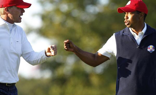 chicagotribune's tweet photo. Fist bumps cut down on the germ transfer associated with handshakes. http://t.co/ZVjlOEdkMY http://t.co/bTnF90Z209