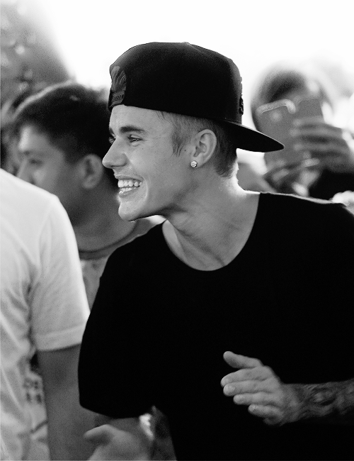 paolaandjdb's tweet image. e eu estava quase desistindo dos meus sonhos, mais ai cê chegou sorrindo😍😍😍😍😍
#MTVHottest Justin Bieber