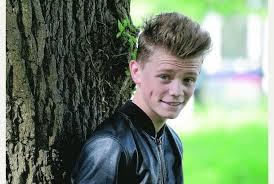 Ebony69145's tweet photo. Well good singer x http://t.co/a4i1Grrw5z