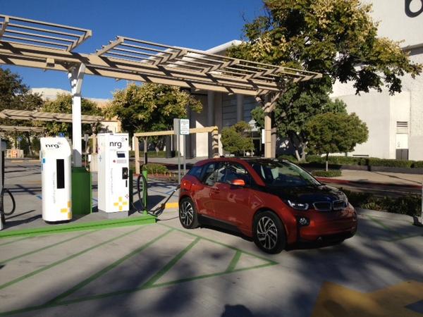 evgonetwork's tweet photo. Just announced at #Plugin2014: @BMWi 3 drivers can charge at no cost at #NRGeVgo stations http://t.co/ijgaKYdnQd #EV http://t.co/vd6xYqgnpO