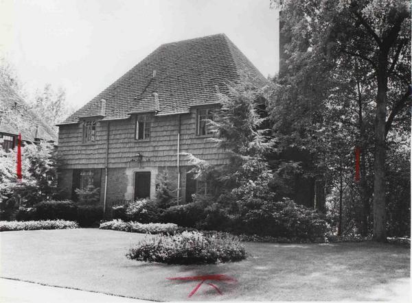 CLEhistorical's tweet photo. 1 of 81 French Norman-style homes built for JDR Jr on border of #ECleveland &amp; #CleHts http://t.co/VqLvUre4jU http://t.co/kClIcaiRrE