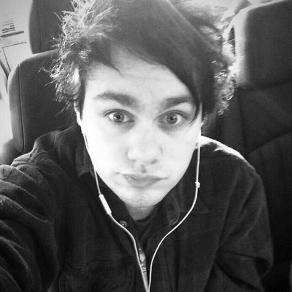 clifford4eva's tweet photo. He takes my breath away
Plz stop mikey plz
Why are u so perfect
@Michael5SOS http://t.co/3HJ0k658Ej