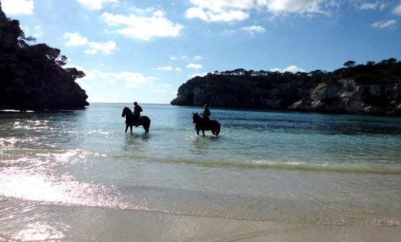 yachtexports's tweet photo. Yachting in Menorca: http://t.co/gt9oVxazDT @DiscoverMenorca #love #travel #luxury #yachts #yachtlife #yachtshipping http://t.co/1YO9xkh54r