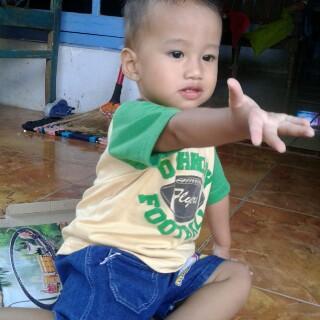 LaediArlivi22's tweet image. Adek "hanif" gue nih "coooommeellnyee" :D dek cepet balik dari pekalongan ya bw oleh" buat kaka :D haha #apeng