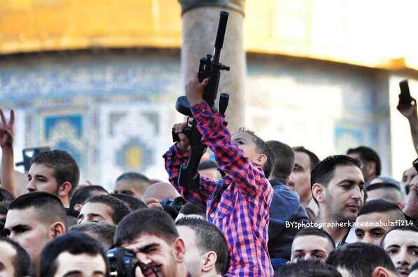 booreydeutsch's tweet image. PHOTO: Pro-Gaza rally at Aqsa Mosque following Eid al-Fitr prayers this morning. #ChildWithGun