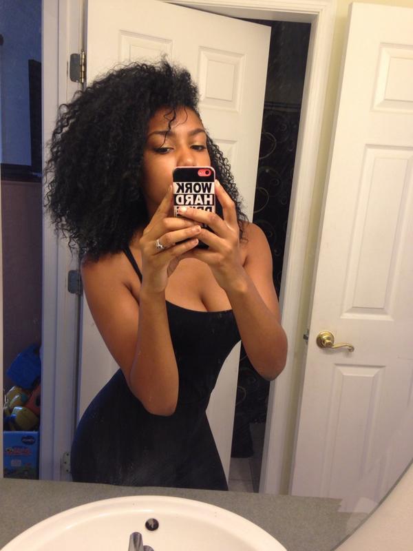 PYTLeia's tweet photo. "@AniyahQueen: ♣️ http://t.co/M5OOsn95C2" bad Bitvh alert "