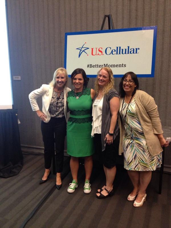 Another outtake from the awesome @USCellular #bettermoments panel @Pellow34 <a href="/FireMom/">Jenna Hatfield</a> <a href="/socalmom/">Reina</a> <a href="/SahmReviews/">Nicole Brady (SahmReviews)</a>