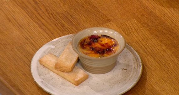 GinoLetsDoLunch's tweet photo. #letsdolunch #recipe #food Creme Brulee by Gino D'Acampo on Let's Do Lunch With Gino and Mel http://t.co/t7RYVV5l7K http://t.co/OPo1rjoxE9