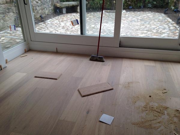 hnosvegadiaz's tweet photo. Fase de acabados en vivienda de Ruiloba. Colocación de tarima flotante de @TarimasdelMundo http://t.co/JY2Ub9ftL9